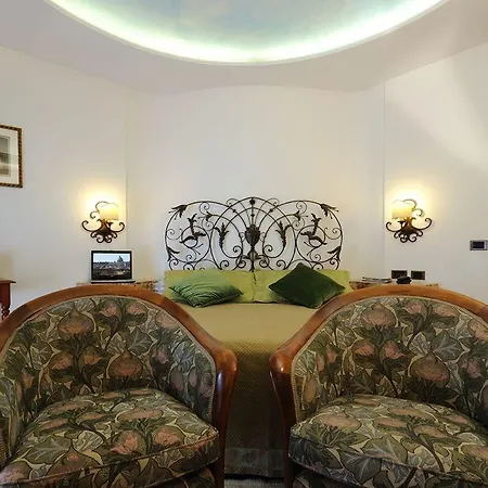 Ξενοδοχείο Farnese 4*